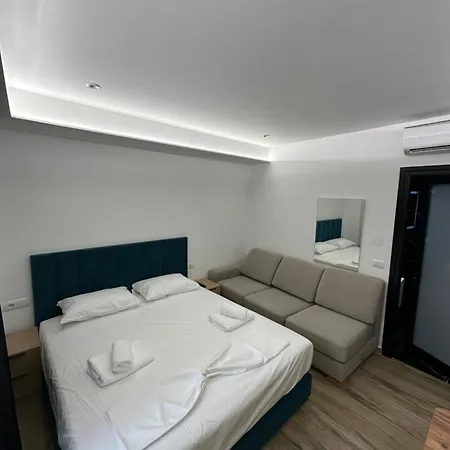 Io's 3*