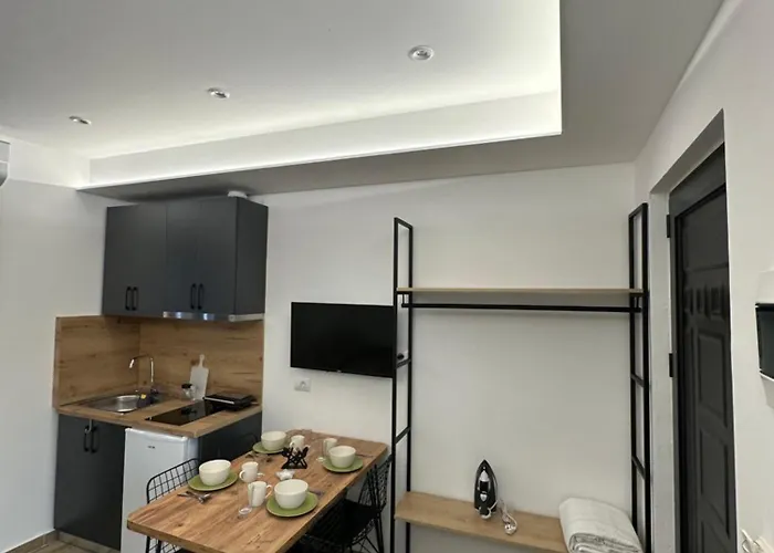 Io's Hotel Sarandë