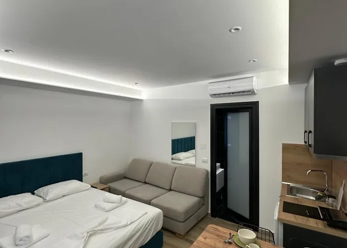 Io's Hotel