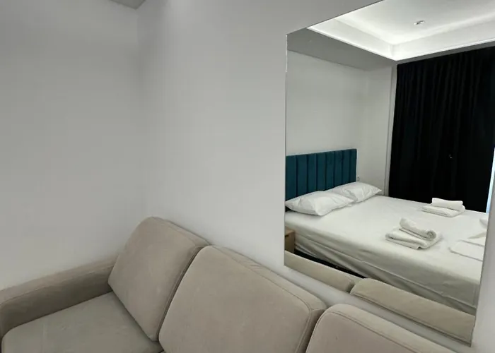 Io's Hotel Sarandë