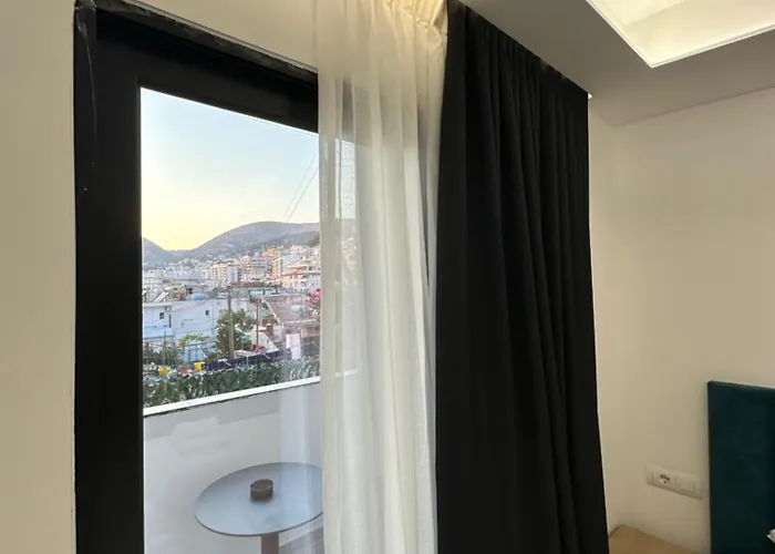 Hotel Io's