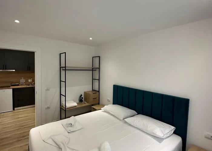 Io's Hotel Sarandë
