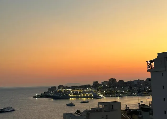 Io's 3* Sarandë