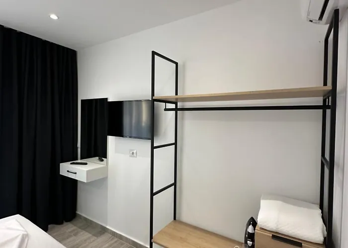 Io's Hotel Sarandë