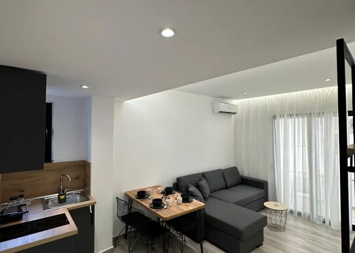 Io's Hotel Sarandë