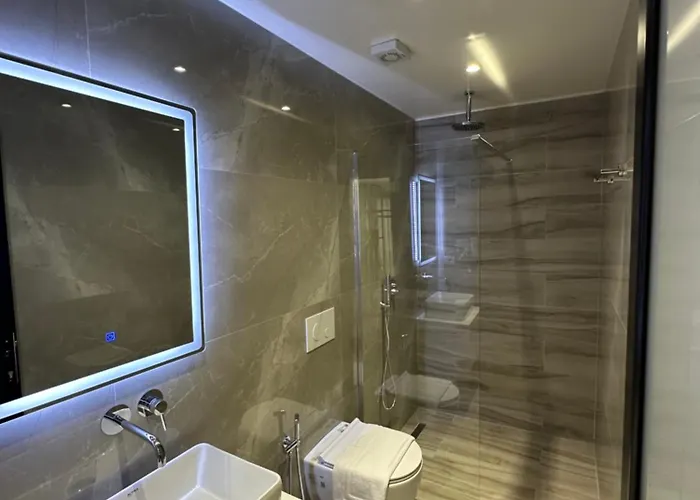 Io's Hotel