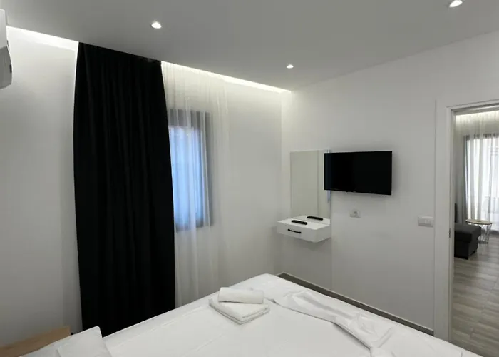 Io's Hotel Sarandë