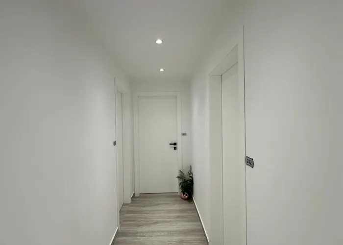 Hotel Io's