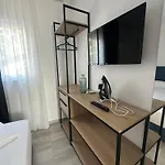 Io's Hotell