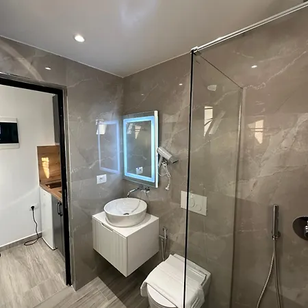 Hotel Io's 3*