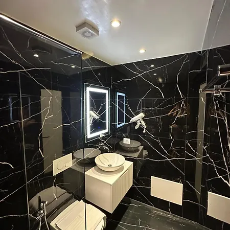 Io's Hotel