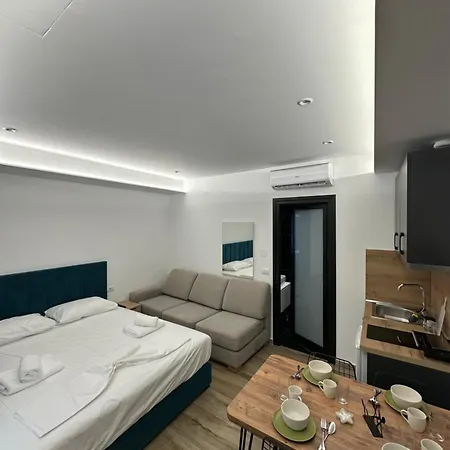 Io's Hotel