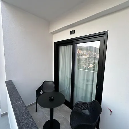Hotel Io's 3*