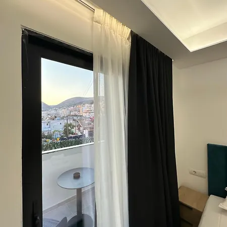 Hotel Io's