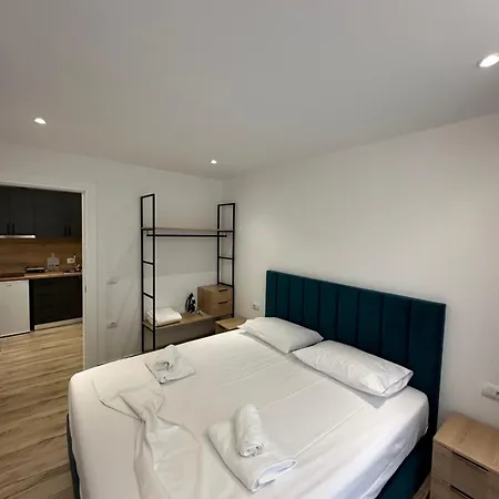 Io's Hotel Sarandë