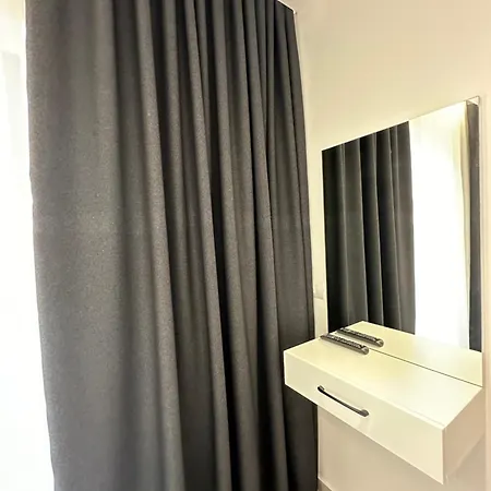 Hotel Io's Sarande