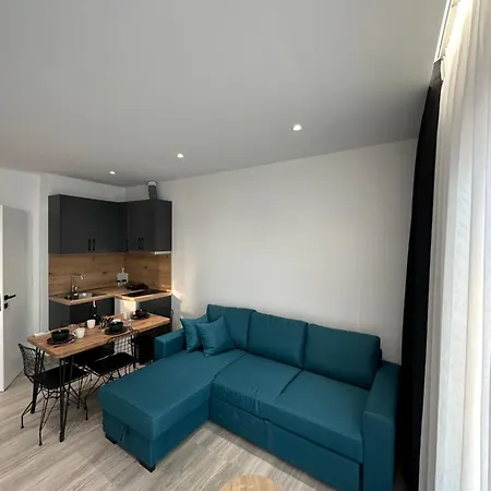 Io's Hotel