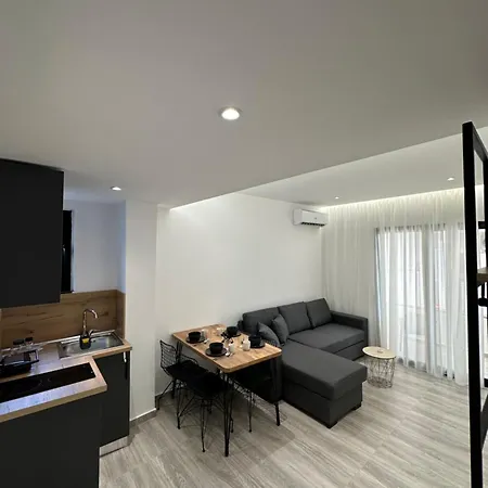 Io's Hotel Sarandë