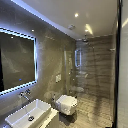 Io's Hotel