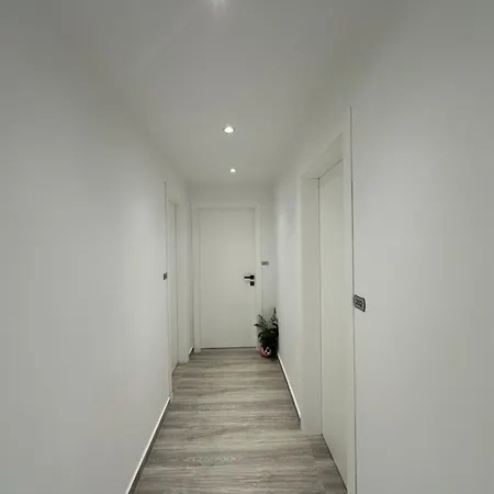 Hotel Io's