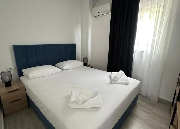Io's 3* Sarandë